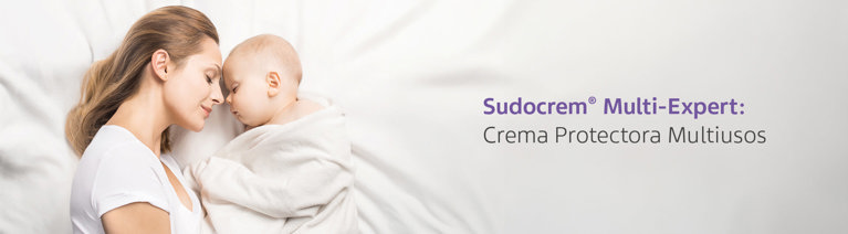  Madre y bebé en la cama